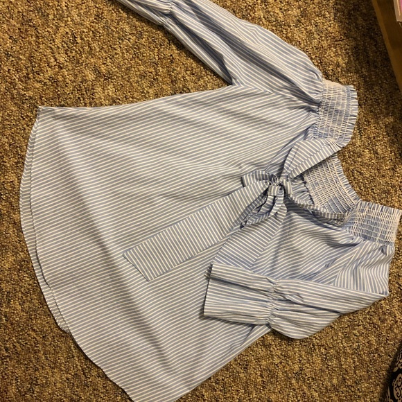 Off the shoulder blue and white top! Bow in back! - Picture 3 of 5